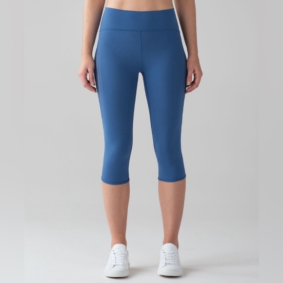 Lululemon Athletica Sun Setter Crop (17") Royal blue women’s size 4 - Picture 6 of 13
